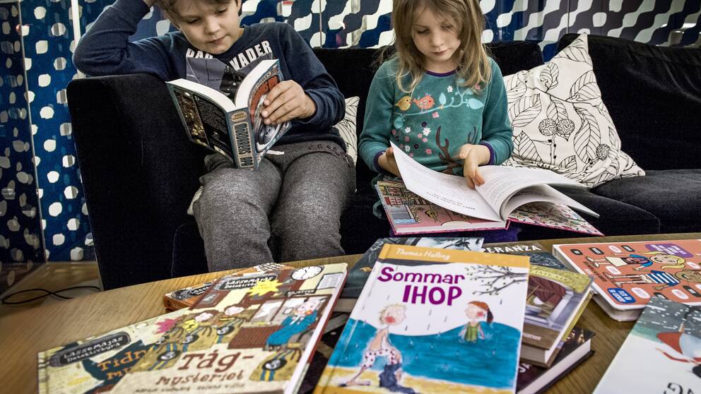 Skildringar av krigslekar i barnböcker väckte en stor men bortglömd debatt på 1970-talet. Nu uppmärksammas ämnet igen i forskningen i litteraturforskningen och av Svenska barnboksinstitutet.