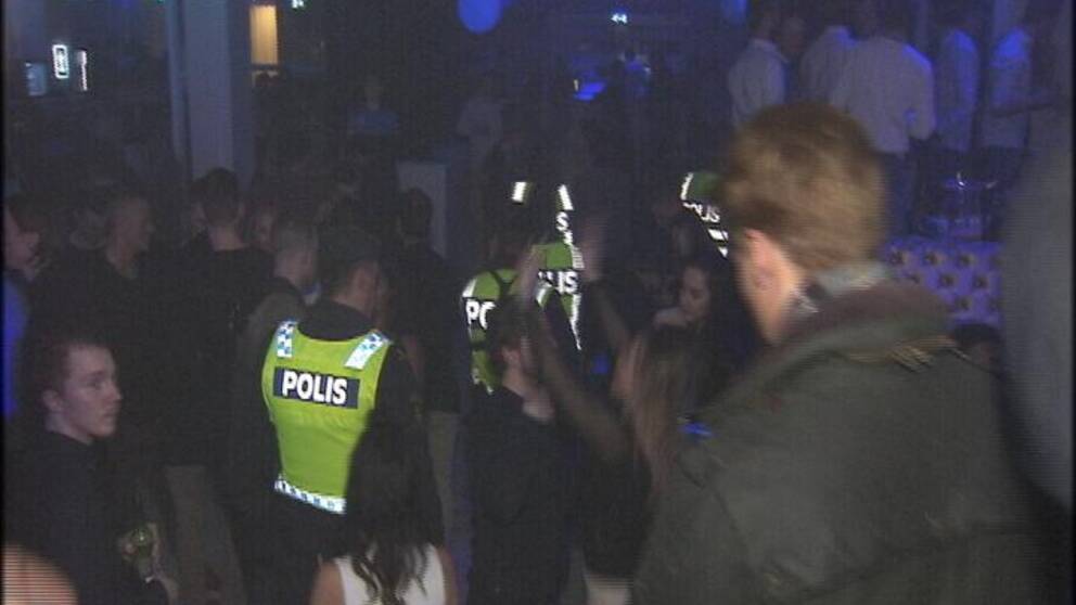 Polisrazzia på krogen.