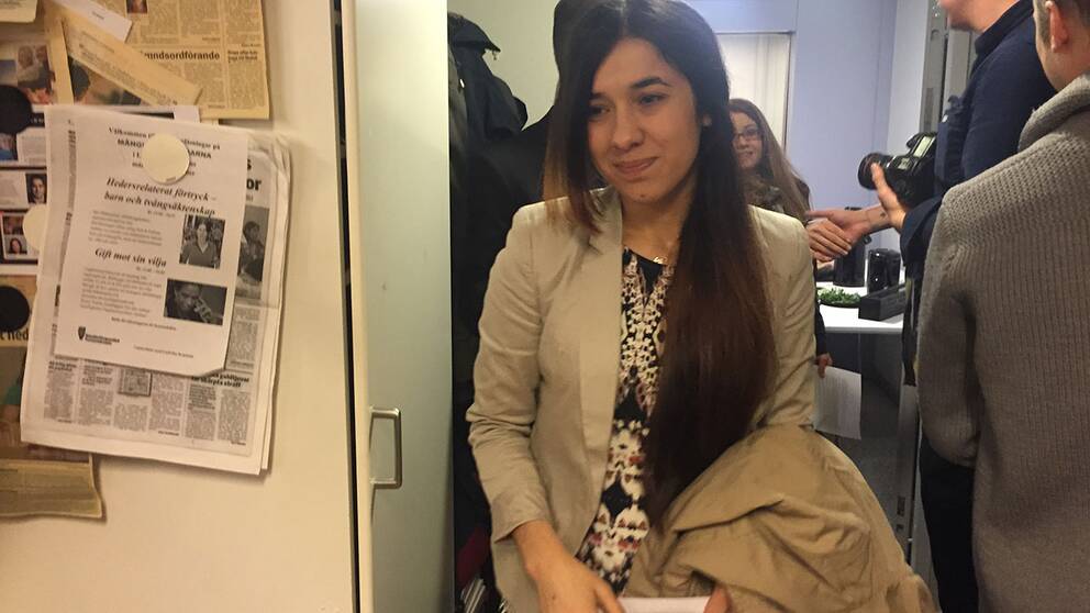 Nadia Murad Basee Taha under presskonferensen.