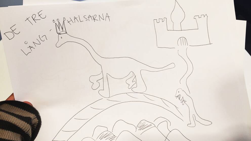 Den mellersta långhalsen är en prinsessa i Fulleröbarnens egna saga.