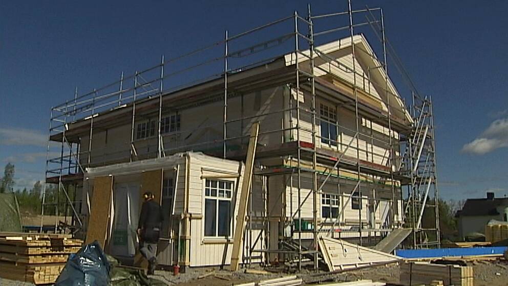 Första huset vid Sidsjön i projektet ”Grönt boende” är redan på plats.