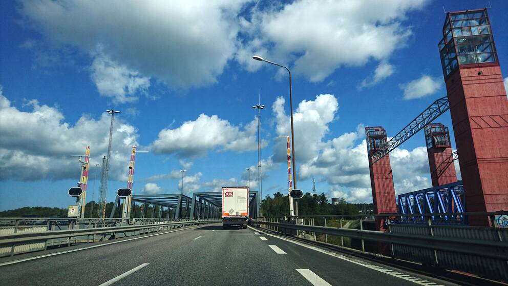 Motorvägsbron i Södertälje.