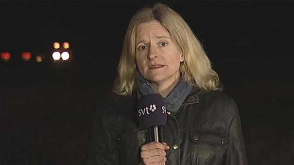 – Man har egentligen bara konstaterat, genom att fira ner räddningsarbetare från helikoptrar, att ingen kan ha överlevt den här kraschen. Sen har man nöjt sig med att säkra området för att brottsplatsundersökare nu har kommit hit och i morgon ska undersöka vad som kan vara orsaken till olyckan. Men det finns absolut ingen förklaring i dag till det som inträffat.