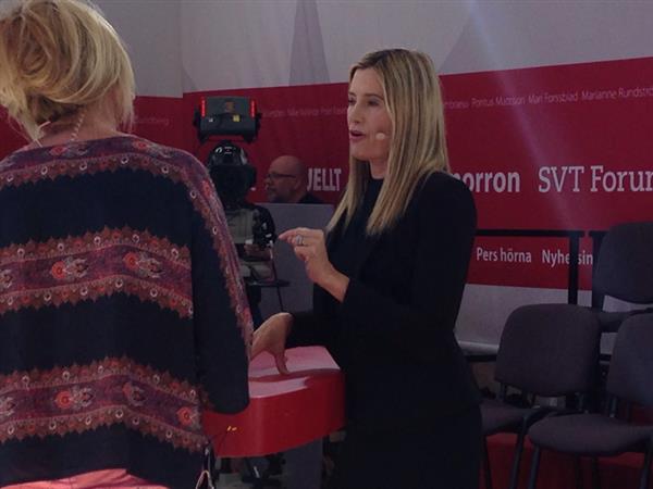 Oscarsbelönade skådespelaren Mira Sorvino intervjuas just nu i SVT Forum om sitt arbete mot human trafficking.