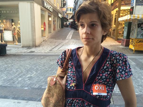 "Jag är såååå glad just nu", säger Alexia efter att de grekiska tv-stationernas opinionsmätningarna publicerat en trolig nej-seger.