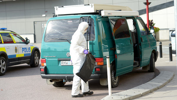 Polisens tekniker på plats. Foto: TT