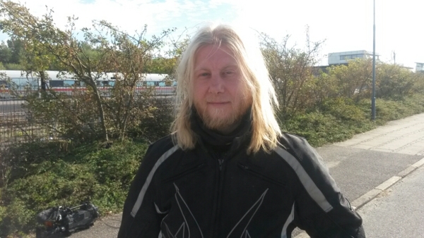 - Det är för mycket byråkrati. Flyktingpolitiken har för lite medmänsklighet. Reglerna ska följas men det borde vara möjligt för politikerna att göra undertag när de nu är så nära sina släktingar, säger Thorbjörn Nygaard.