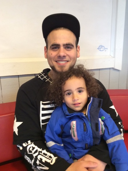 Raef och Waseim är två i en familj på åtta från som har bott i Lövånger i över ett år. De väntar fortfarande på uppehållstillstånd.