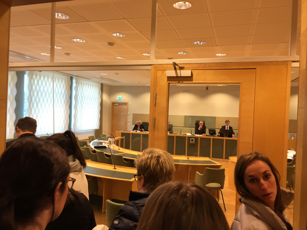 Nu återupptas rättegången i Västmanlands tingsrätt.