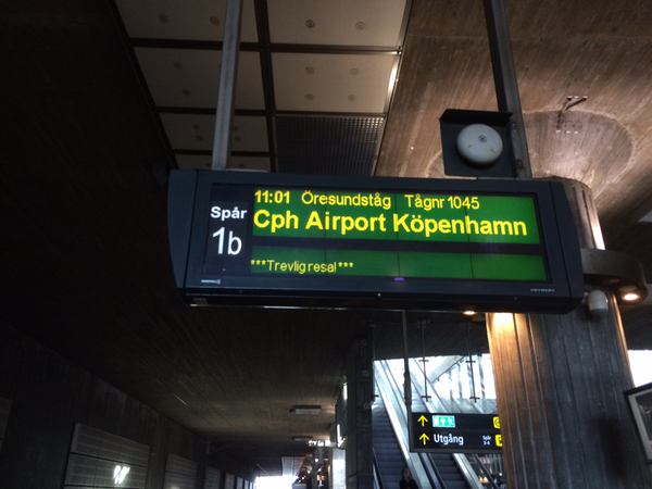 Jag heter Ivan Loftrup-Ericson och kommer att åka tåget mellan Malmö och Köpenhamn tur och retur. Jag har just stigit på ett tåg mot Danmark för att höra med passagerare hur de ser på gränskontrollen.