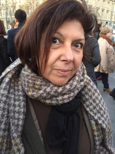 -Jag är själv muslim och kan inte förstå det hör hatet, säger Yasmina. - För mig har religionen lärt mig älska musik, kultur, livet. Det är därför jag är här, för att visa kärlek.