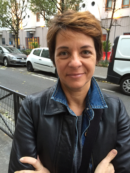 Isabell har precis lämnat av sin dotter vid skolan. -Det är svårt att tala med barnen om vad som hänt. I januari var det Charlie Hebdo nu är det det här.