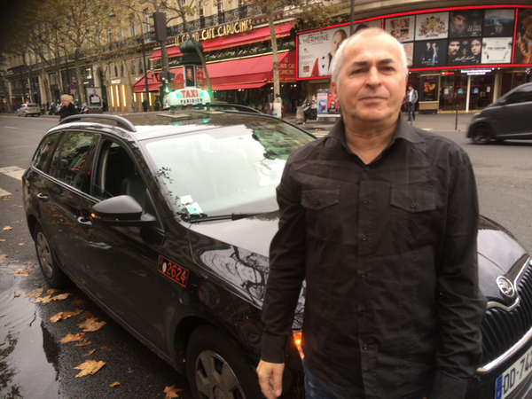 - Ja, det är betydligt färre turister nu än det brukar, säger taxichauffören Mahmoud. 

- Många åkte hem i söndags. Då var det kaos i trafiken.