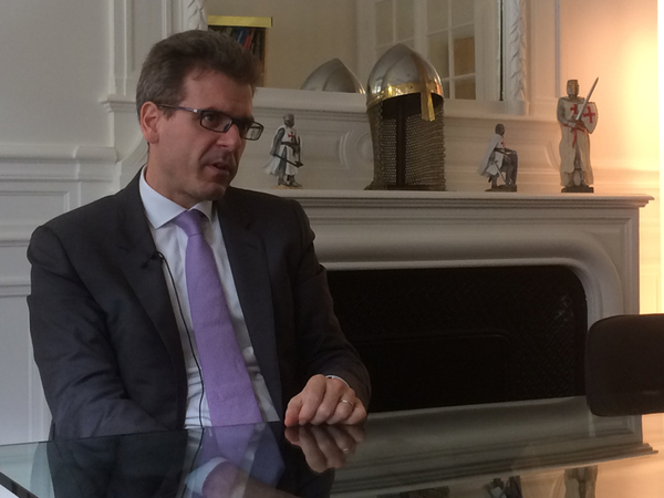 - Attentat i Frankrike är vi vana vid sedan 70-80-talet, med det som nu är nytt är att det är våra egna medborgare som dödar oss, säger de Montbrial.