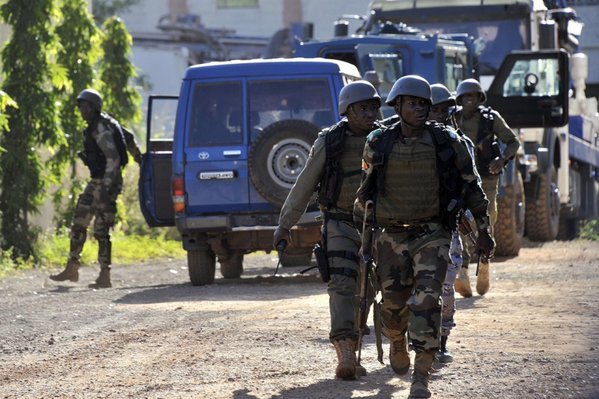BREAKING: Malian special forces storm luxury hotel amid deadly attack 


