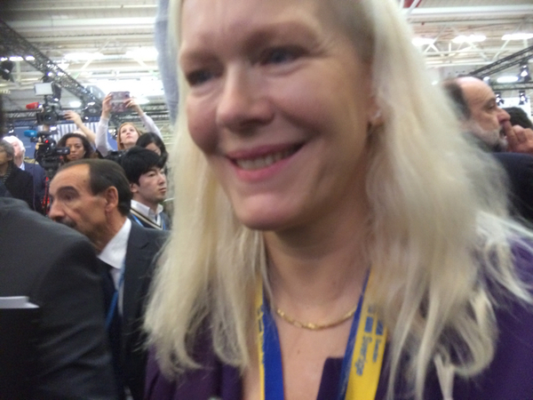 Sverige och Åsa Romson gick in i plenum med koalitionen.
- Jag tror och hoppas vi får ett avtal idag, säger Anna Lindstedt.