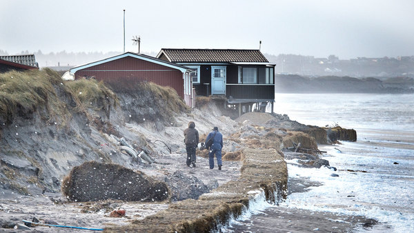 Helga slog även till vid Nørlev Strand söder om Hirtshals i Danmark. FOTO: TT