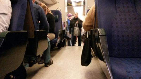 Det är åter "normal" förmiddagstrafik till Köpenhamn. Alla som vill sitta får en plats på tåget. Även om det föregående Öresundståget blev inställt.