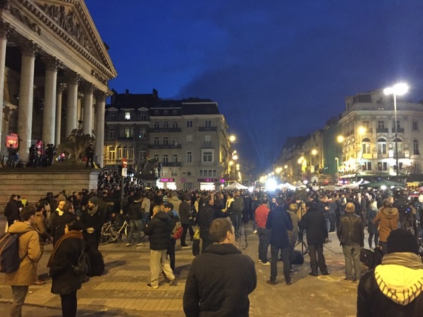 Nu: Tillbaka på Place de la Bourse