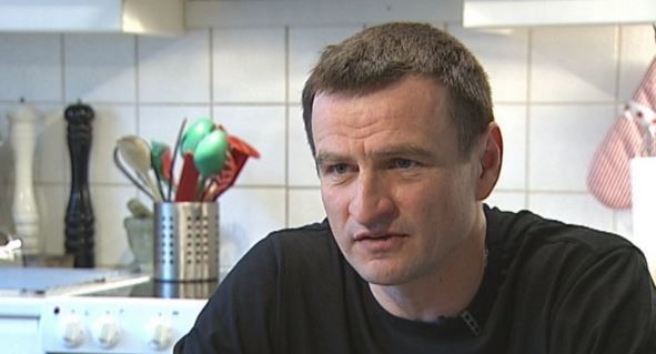 Det här är Oleksandr "Sacha" Matyyuk från Ukraina, som numera bor i Sveg. Han var 10 år när det hände.