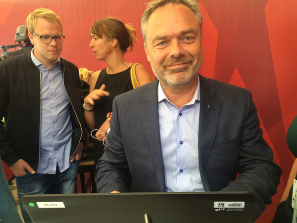 Och så här ser Jan Björklund ut när han chattar hos SVT!