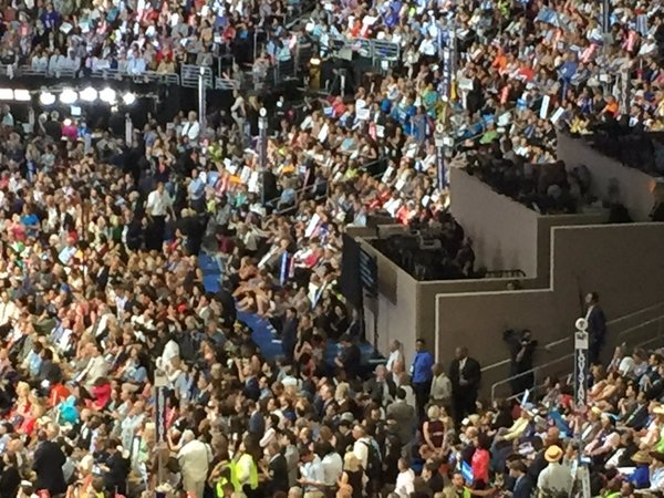 Bill Clinton is completely off TelePrompTer right now. Just talking... Prompter person is lost. 