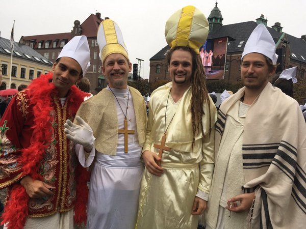 Lundilaisopiskelijoiden paavivastaanotto.