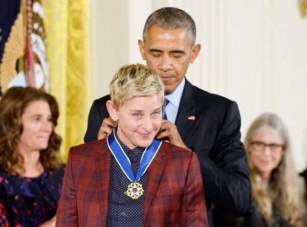Ellen Degeneres fick en medalj av Barack Obama idag, men höll på att inte bli insläppt i Vita huset. 
