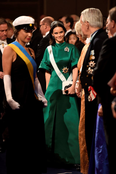 Prinsessan Sofia i en grön klänning på Nobelfesten.