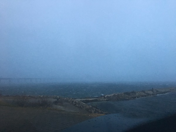 Aram Faizan från Malmö har mejlat denna bild till oss, på när stormen drog in tidigare idag. ”Det är inte dimma på bilden utan hagel och regn”, skriver han.