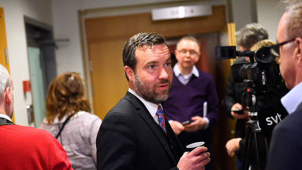 Fredrik Önnevalls advokat Björn Benschöld slutpläderar. Foto: TT