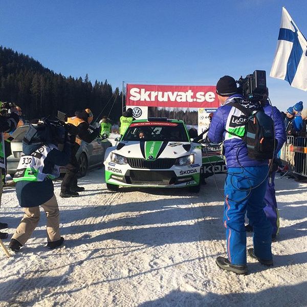 Här glider han in över mål, vinnaren av WRC2 - Pontus Tidemand från Charlottenberg!!!