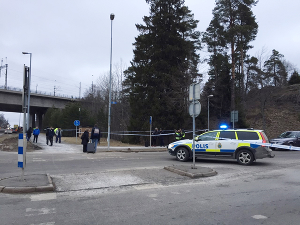 Ytterligare en bild från polispådraget i Södertälje.