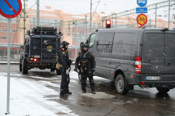 Polisens tekniker är på plats i Göteborg. Foto: TT