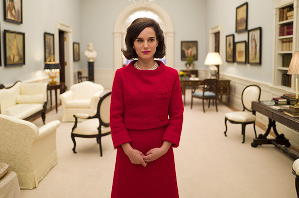 En stjärna uteblir på röda mattan. Natalie Portman, nominerad för bästa huvudroll som Jackie Kennedy i Jackie, har meddelat att hon inte hinner till röda mattan. Men hon ska vara med på galan.