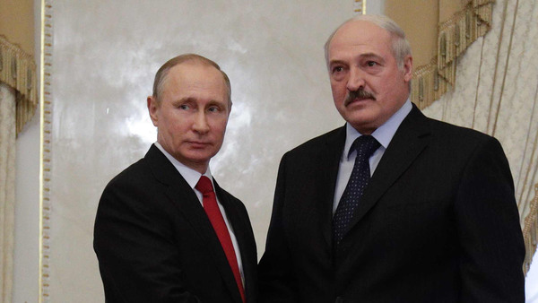 Rysslands president Vladimir Putin träffade tidigare i dag sin vitryske motsvarighet Alexander Lukasjenko i S:t Petersburg. Foto: TT