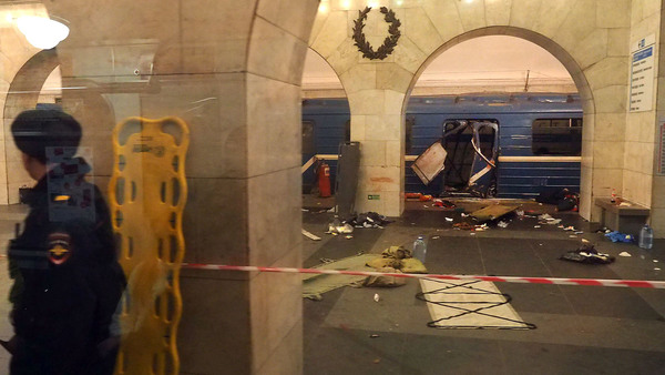 Ytterligare en bild av det förstörda tåg vid stationen Tekhnologichesky Institut (Teknologiska institutet). Foto: TT