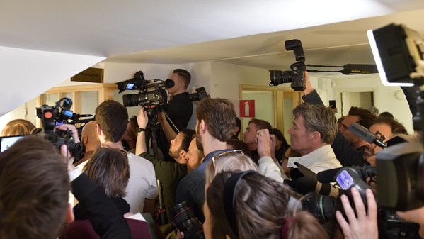 Mediauppbådet utanför säkerhetssalen, sal 1, vid Stockholms tingsrätt inför häktningsförhandlingen mot Rakhmat Akilov som misstänks för lastbilsdådet i Stockholm. Foto: TT