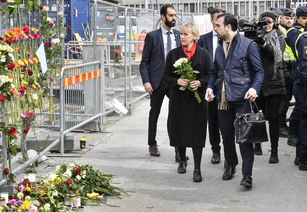 Margot Wallström på plats vid Drottninggatan