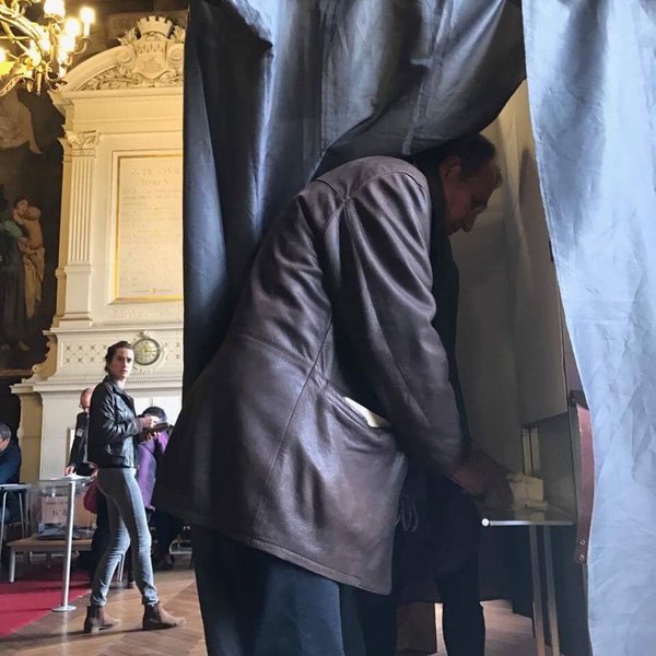 I 20:e arr röstade många mot och inte för. Det gäller att hitta den kandidat som kan slå Le Pen sa Mathilde till SVT.