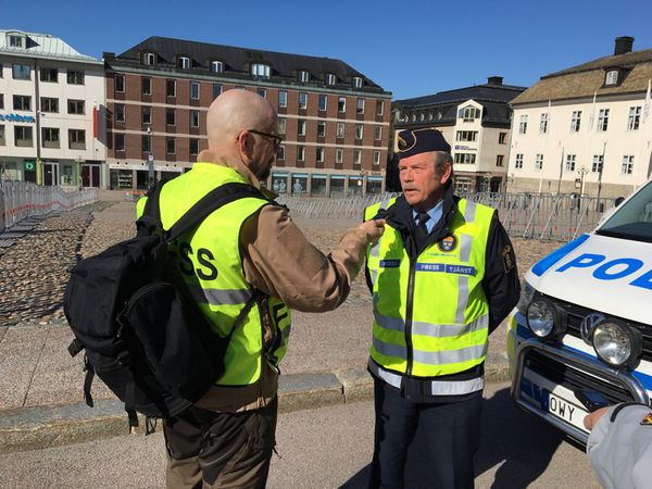 Polisens första presskonferens för dagen avklarad. Allmänheten i Falun behöver inte vara orolig, säger Stefan Dangardt som är polisens presstalesman.