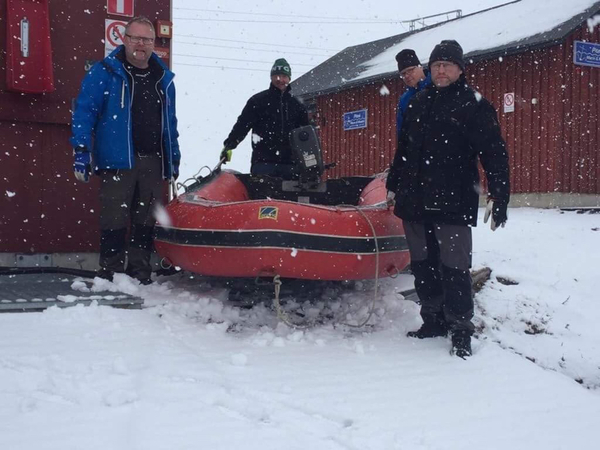 [Piteå] Nu sjösätts båtarna som ska följa de tävlande i kanalsimmet.
