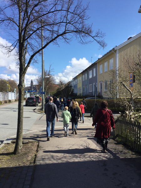 [Göteborg] Många förväntansfulla på väg till Valborgsfirande the Japanese Way i Botaniska trädgården