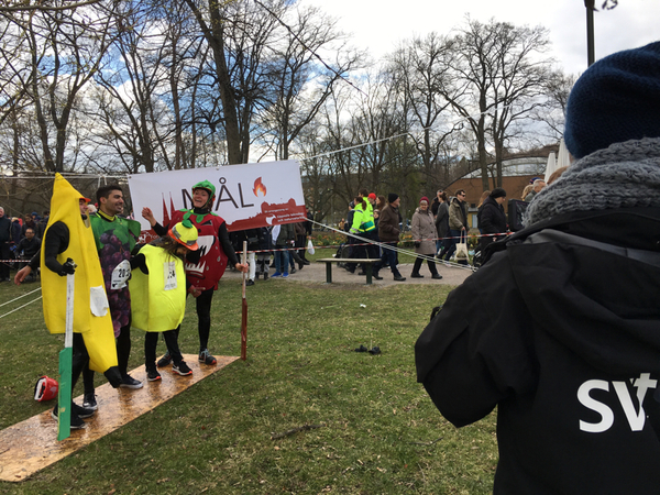 [Uppsala]
Obligatoriskt målfoto för ett gäng biologer - utklädda till bär.