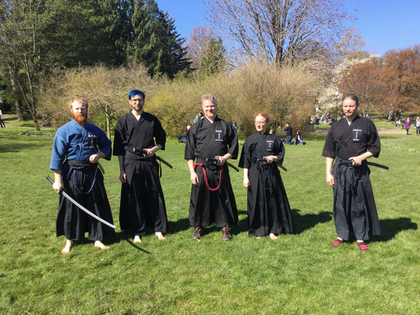 [Göteborg] Göteborgs budosällskap bjöd på uppvisning med samurajsvärd.