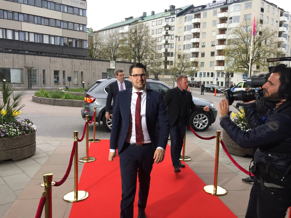 Jimmie Åkesson på röda mattan.