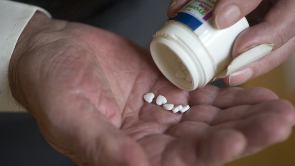 Partiledardebatten fokuserar på två ämnen per timme. Den första timmen debatteras invandring/integration och den svenska sjukvården. Timme två står lag och ordning samt skolan i fokus. Foto: TT