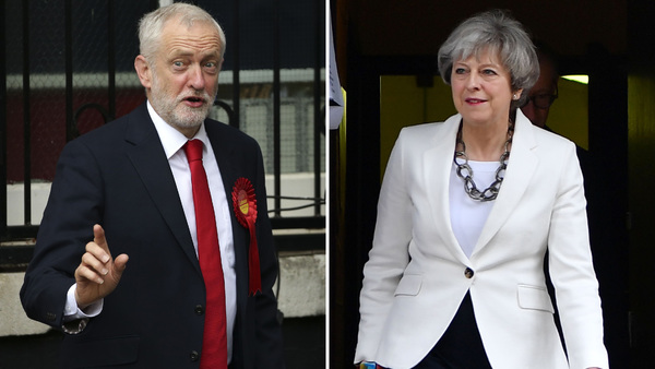Tidigare på dagen röstade Labours ledare Jeremy Corbyn och de konservativas ledare Theresa May. Foto: TT