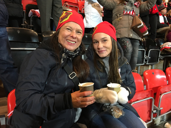 Olivia o Elisabeth Jansson är övertygade om att ÖFK kommer igen⚽️