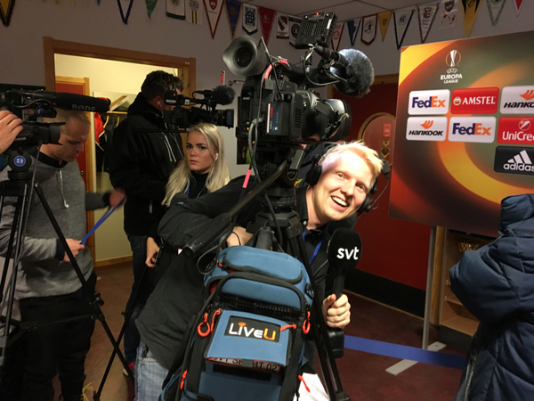 19 minuter t Sportnytt o Tobias Jonsson väntar fortfarande på intervjuer ..